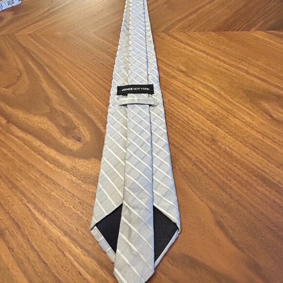 Jones New York Silver Cross Hatch Silk Tie - Picture 2 of 5